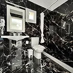 Oceania Aparthotel 3*