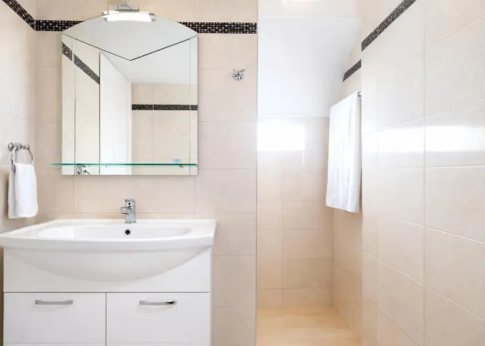 أوشيينيا تورلوس